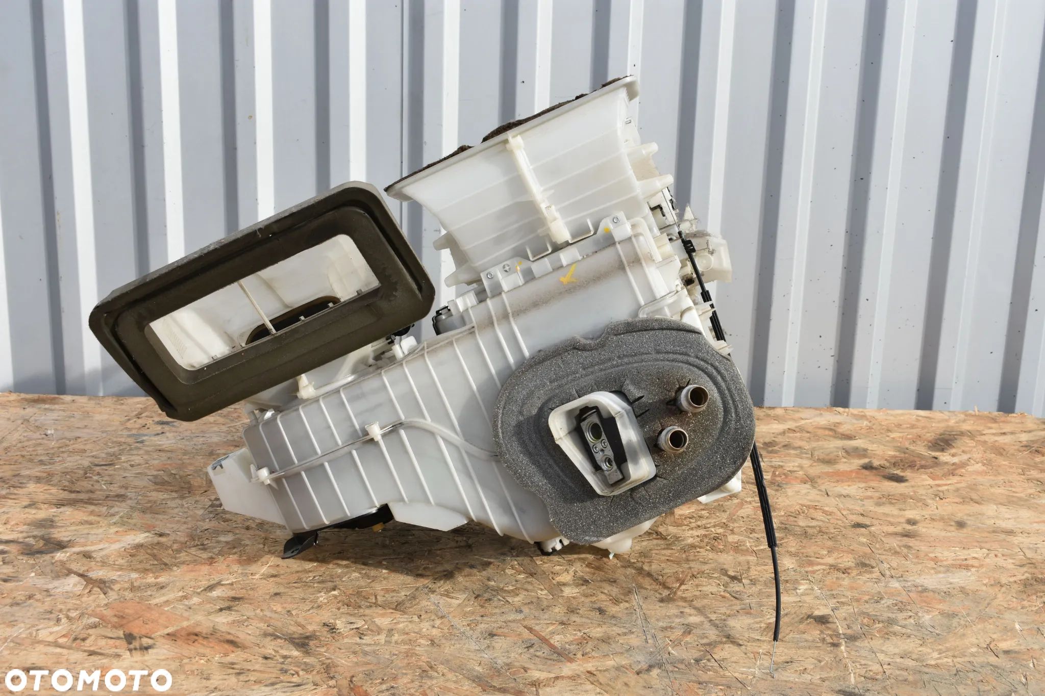NAGRZEWNICA KOMPLETNA OPEL CORSA D 1.4 16V - 1