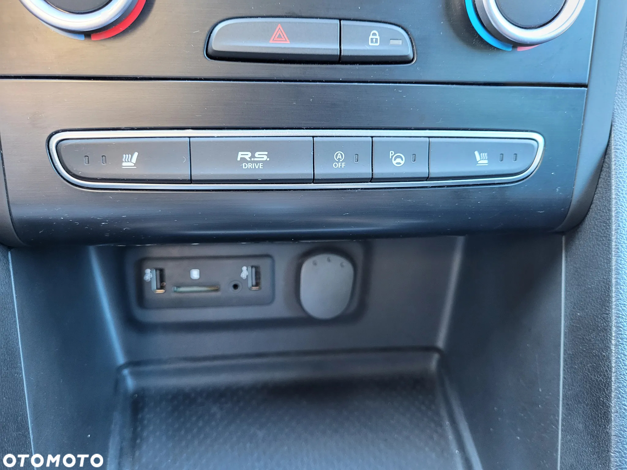 Renault Megane 1.6 TCe GT EDC - 23