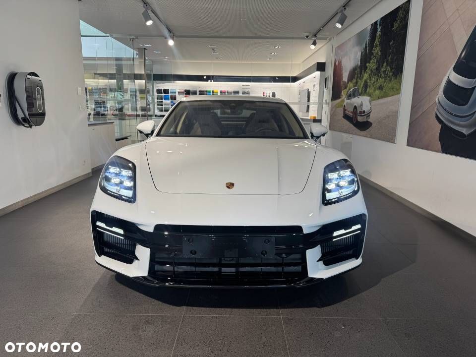 Porsche Panamera 4 E-Hybrid PHEV - 3