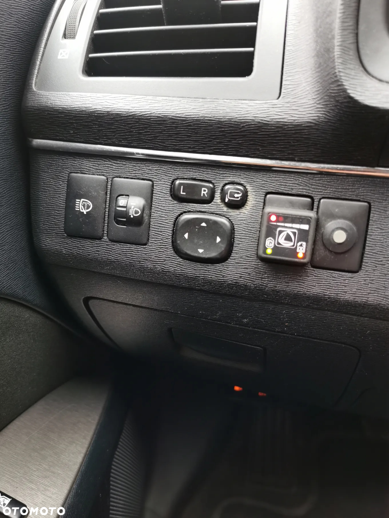Toyota Avensis 1.8 Luna - 7