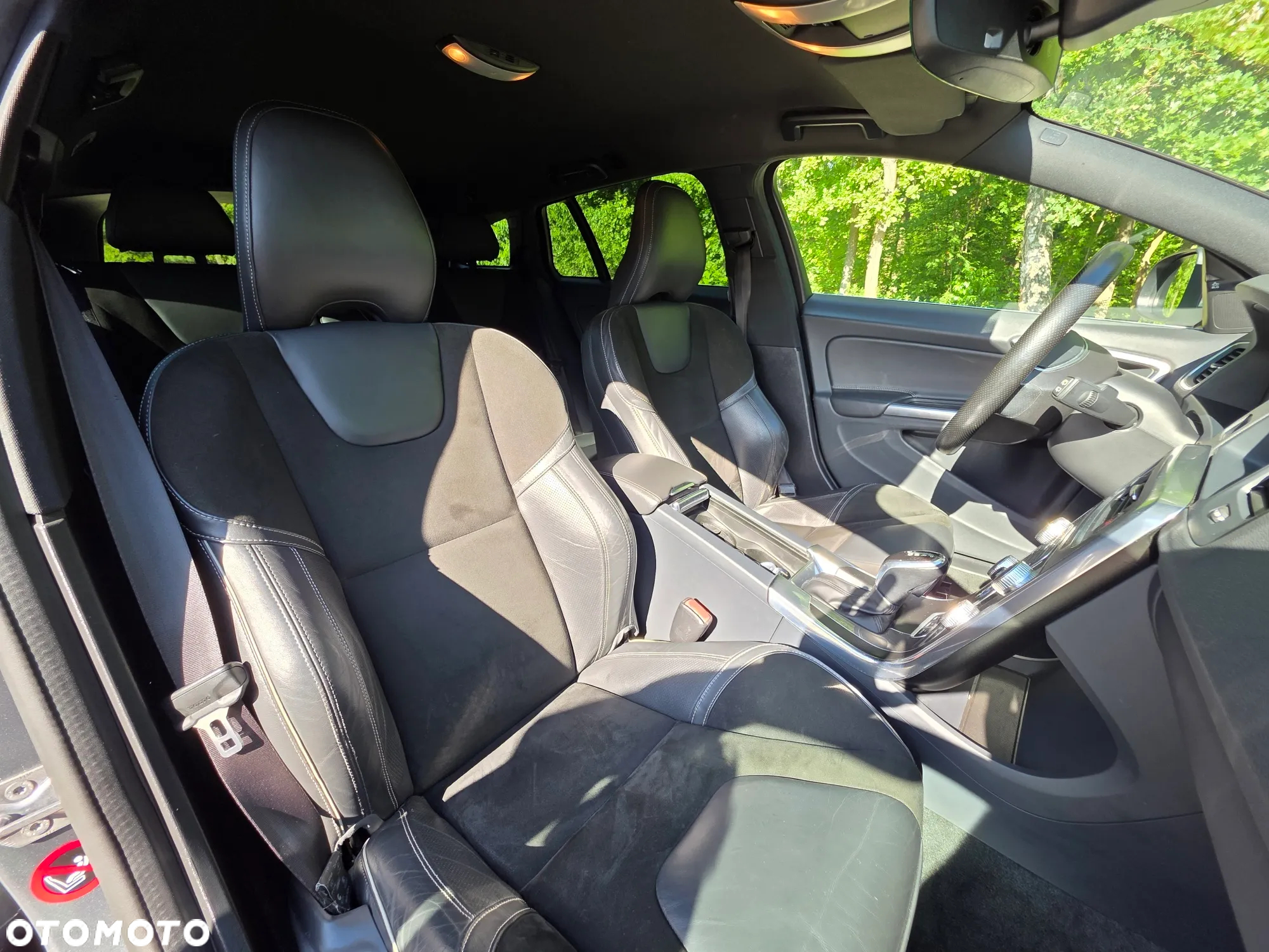 Volvo V60 D6 AWD Plug-in Hybrid Summum - 16