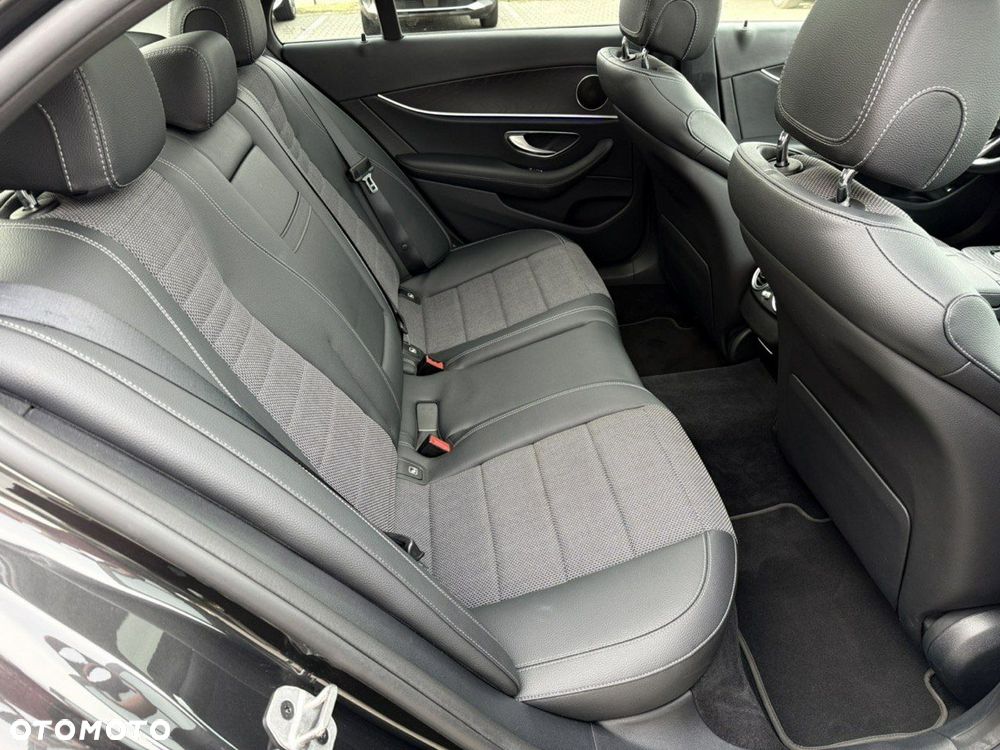 Mercedes-Benz Klasa E 400 d 4Matic 9G-TRONIC AMG Line - 31