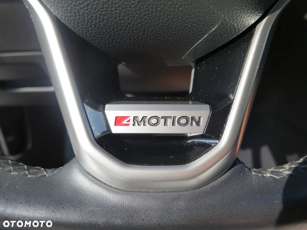 Volkswagen Passat Variant 2.0 TDI 4Mot Elegance DSG - 25