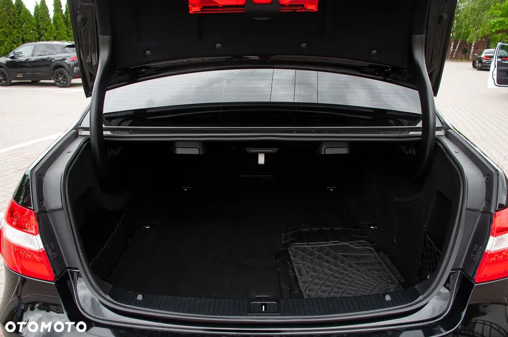 Mercedes-Benz Klasa E 200 BlueEFFICIENCY Elegance - 8