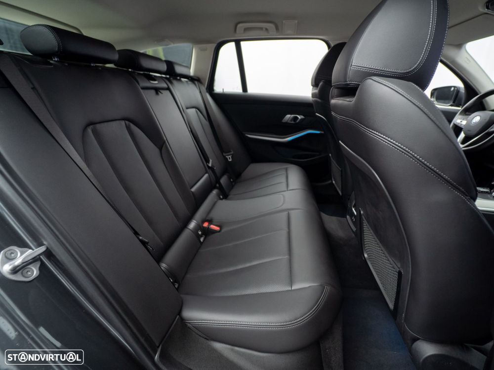 BMW 330 e Line Luxury Auto - 40