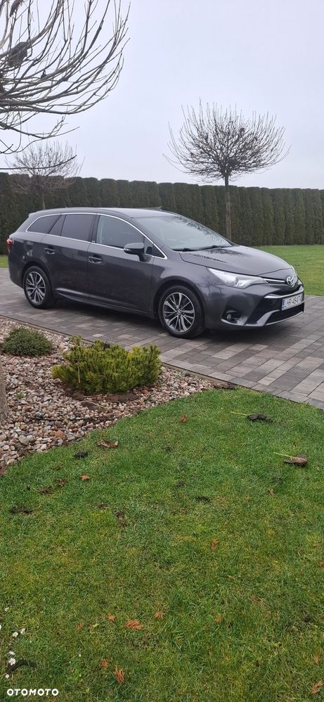 Toyota Avensis 2.0 D-4D Selection - 1