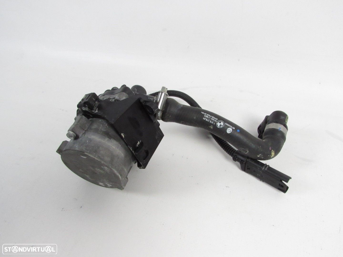 Bomba de Água Suplementar Seminovo/ Original BMW X5 (E70)/BMW X6 (E71, E72)/BMW... - 1
