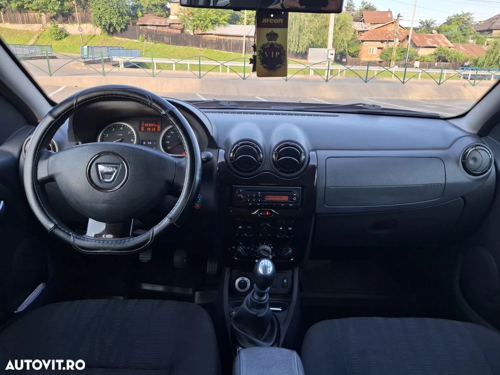 Dacia Duster 1.6 4x4 Laureate - 10