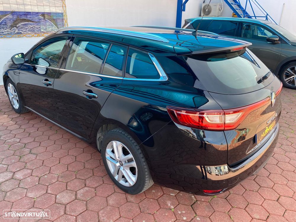 Renault Mégane Sport Tourer BLUE dCi 115 ZEN - 12