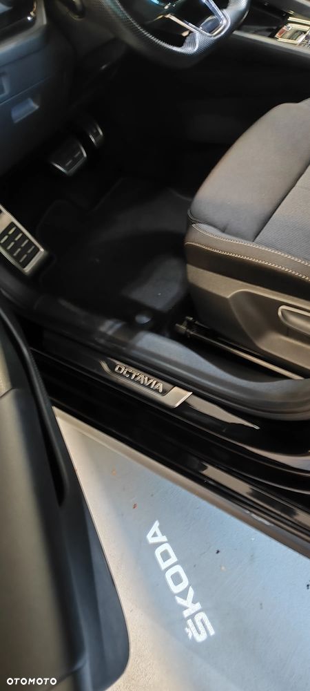 Skoda Octavia 2.0 TDI Sportline DSG - 17