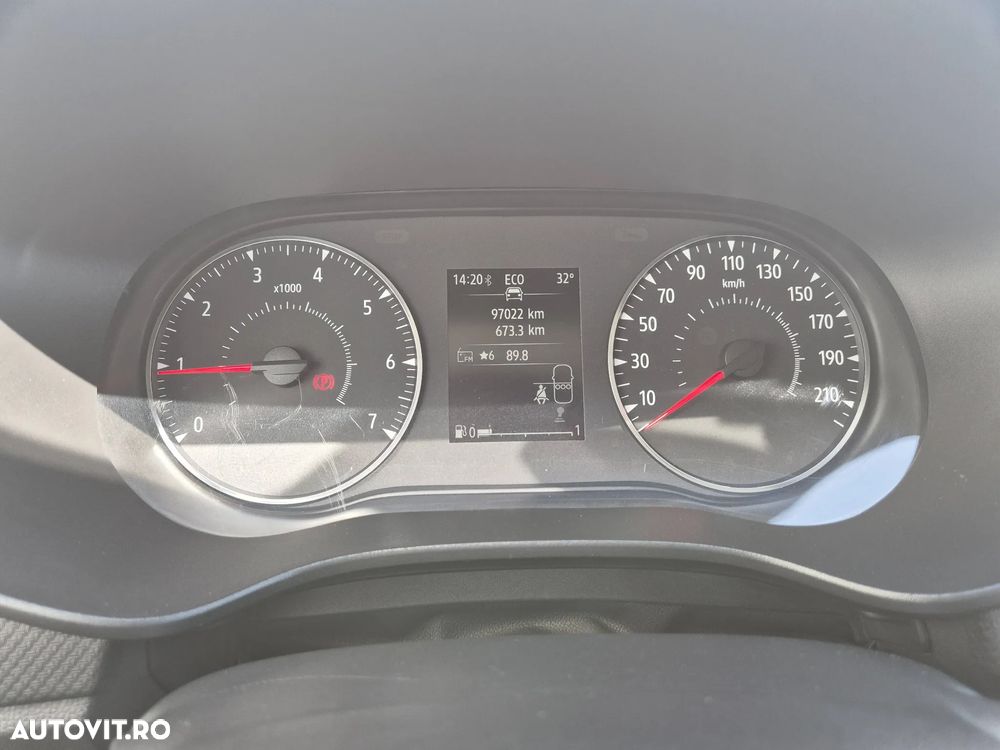 Dacia Logan TCe 90 Essential - 17