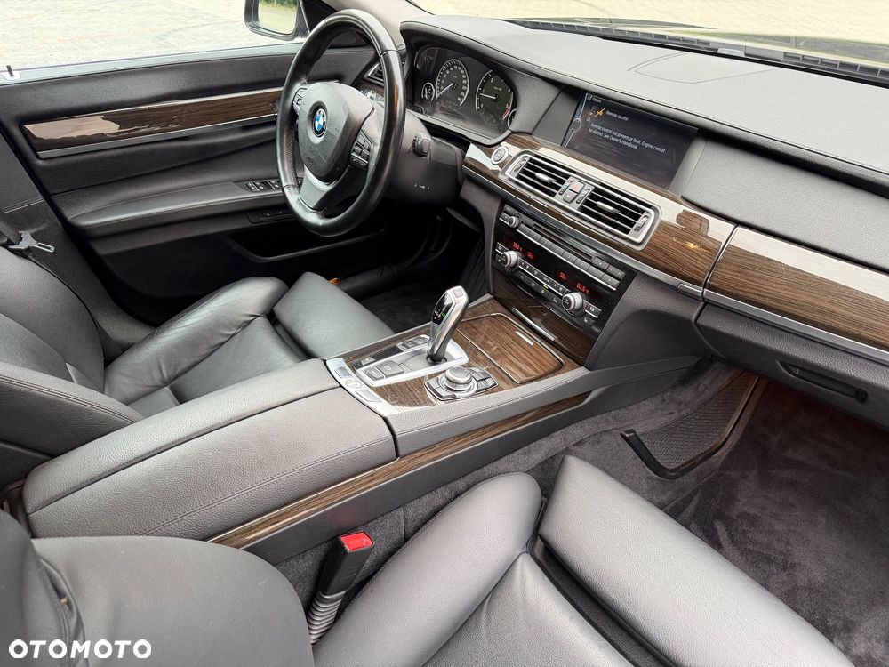 BMW Seria 7 730d - 26