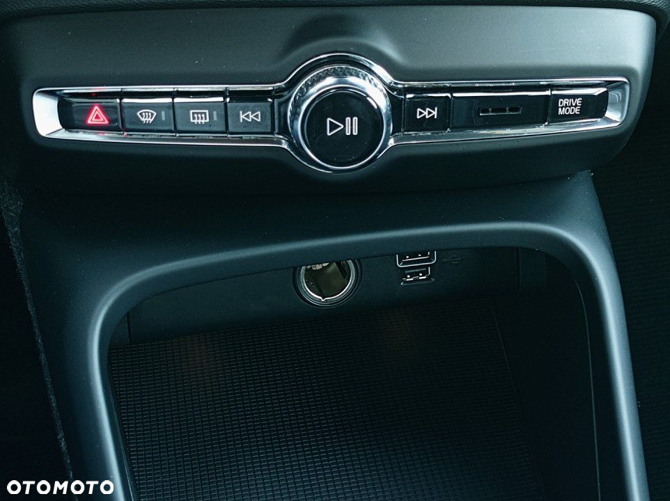 Volvo XC 40 - 31
