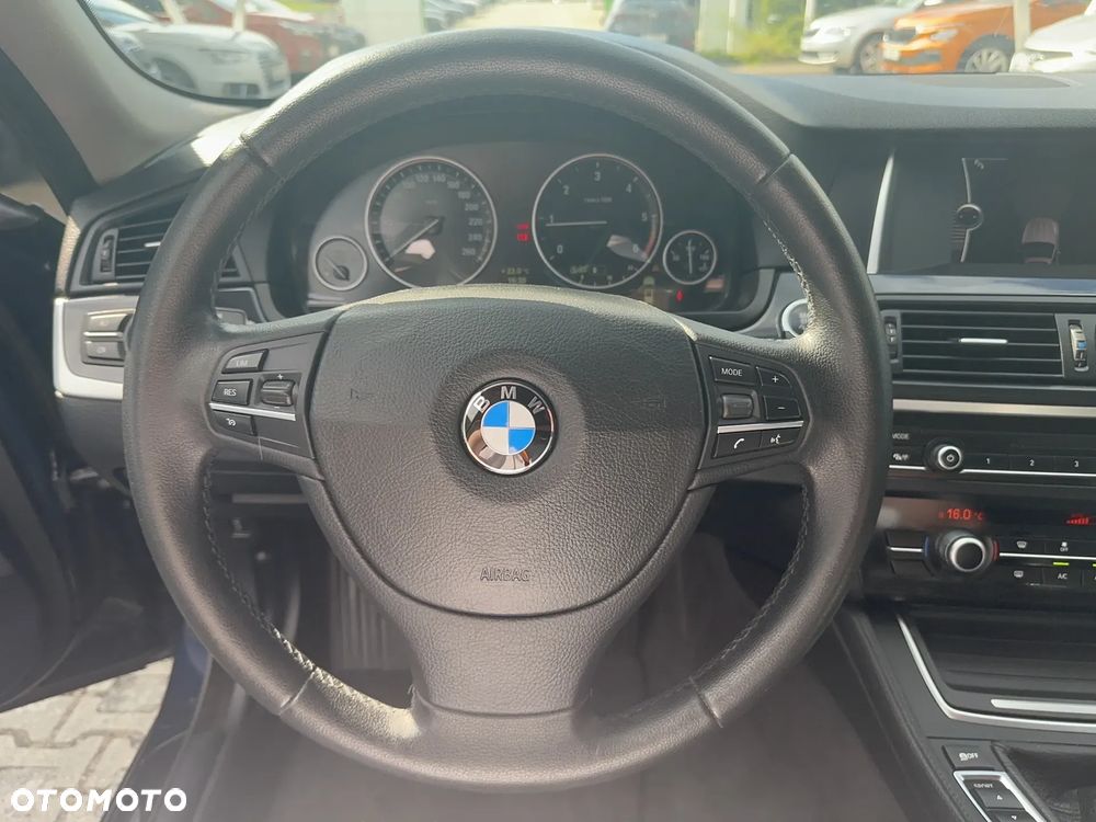 BMW Seria 5 520d Touring - 16