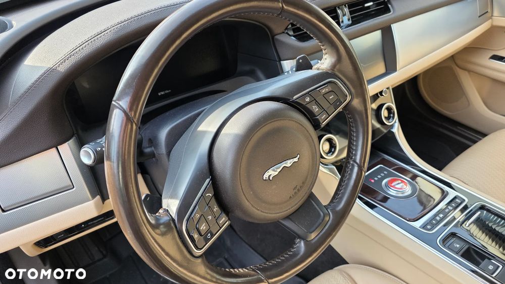 Jaguar XF 20d AWD Prestige - 31