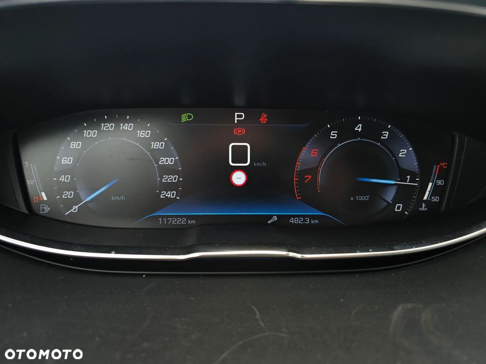 Peugeot 3008 1.2 PureTech Active S&S EAT8 - 32