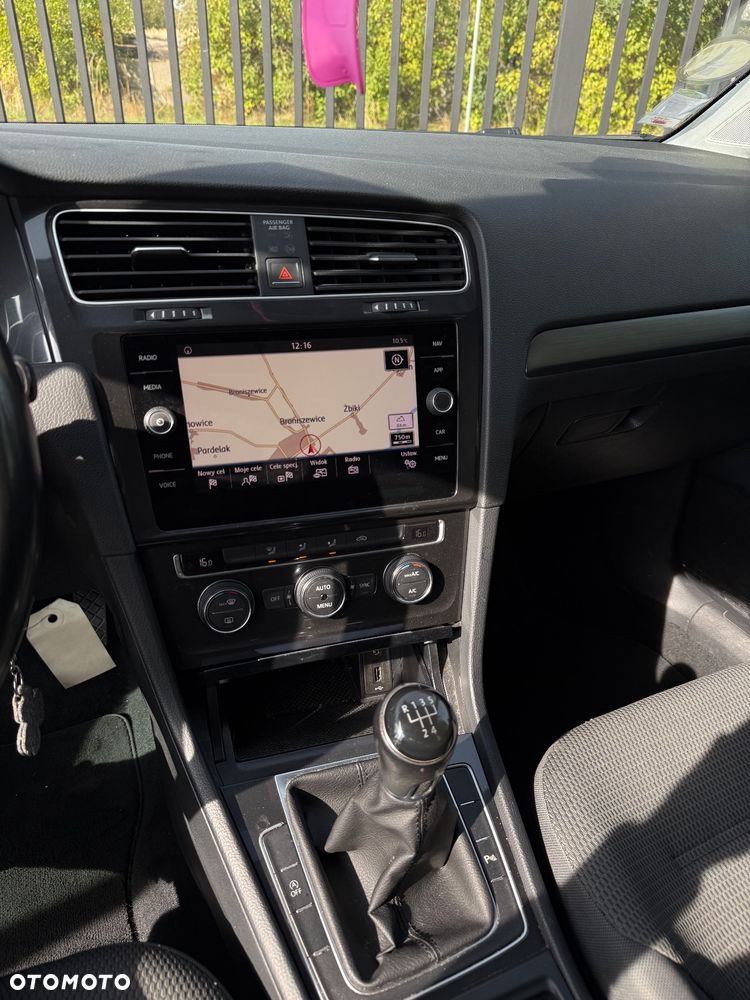 Volkswagen Golf - 8