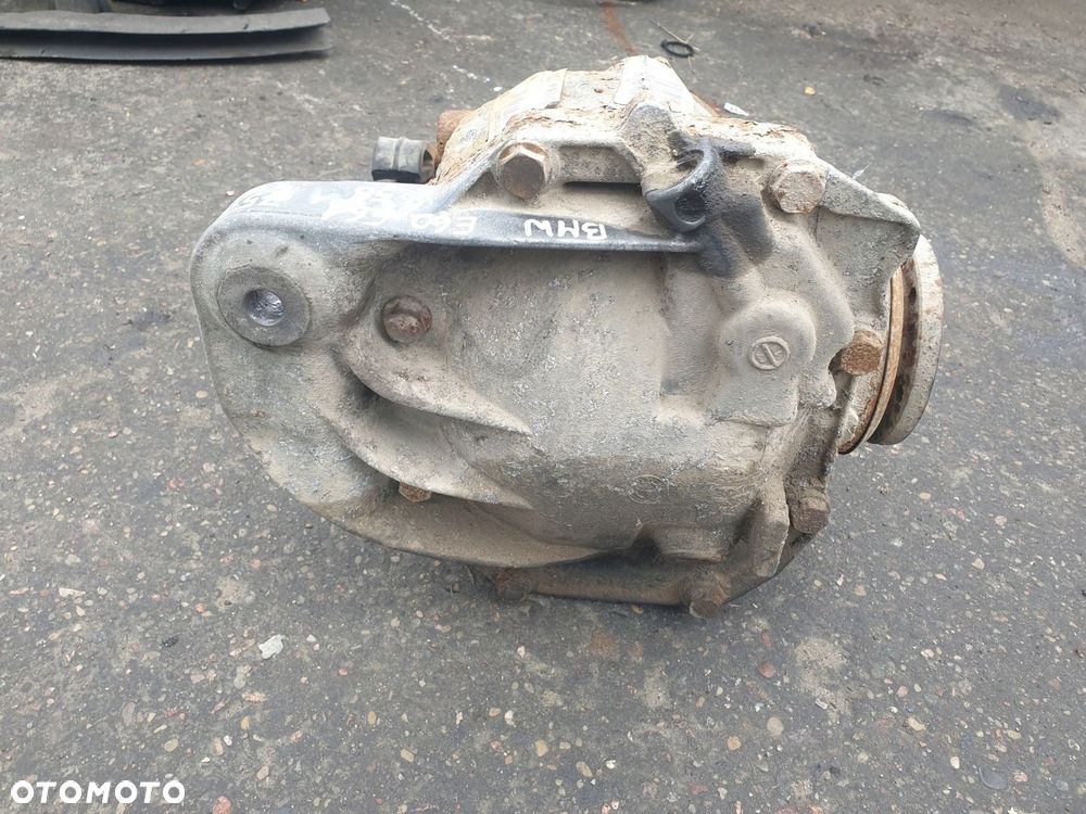 MOST DYFER DYFERENCJAŁ TYLNY TYŁ 2.56 BMW E60 BMW E61 7570477-01 - 7