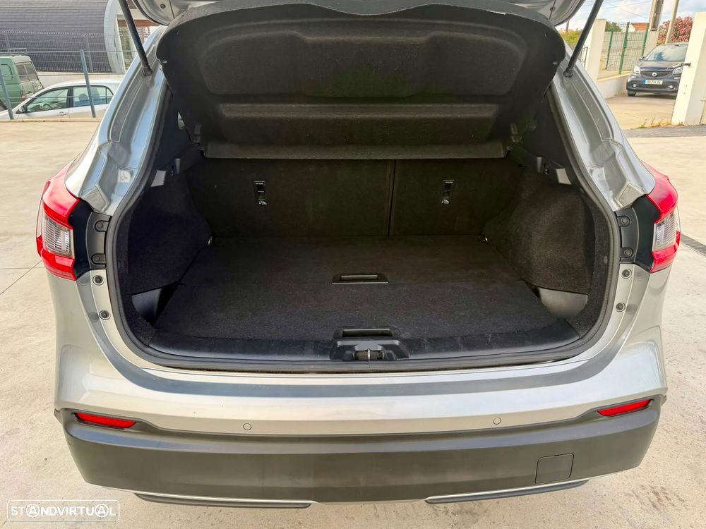 Nissan Qashqai 1.5 dCi N-Connecta - 31