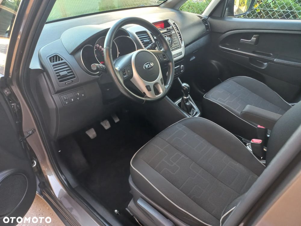 Kia Venga 1.6 CVVT Black Collection - 13