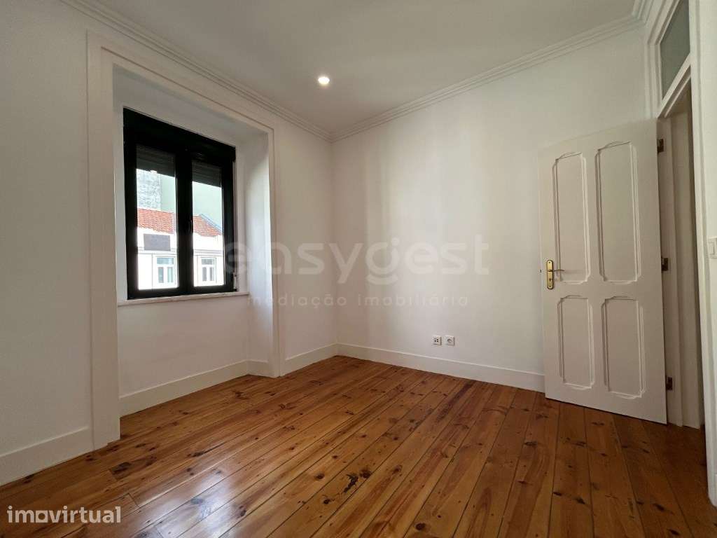 Apartamento T1+1, versátil, com vista desafogada em Campo de Ouriqu... - Grande imagem: 2/18