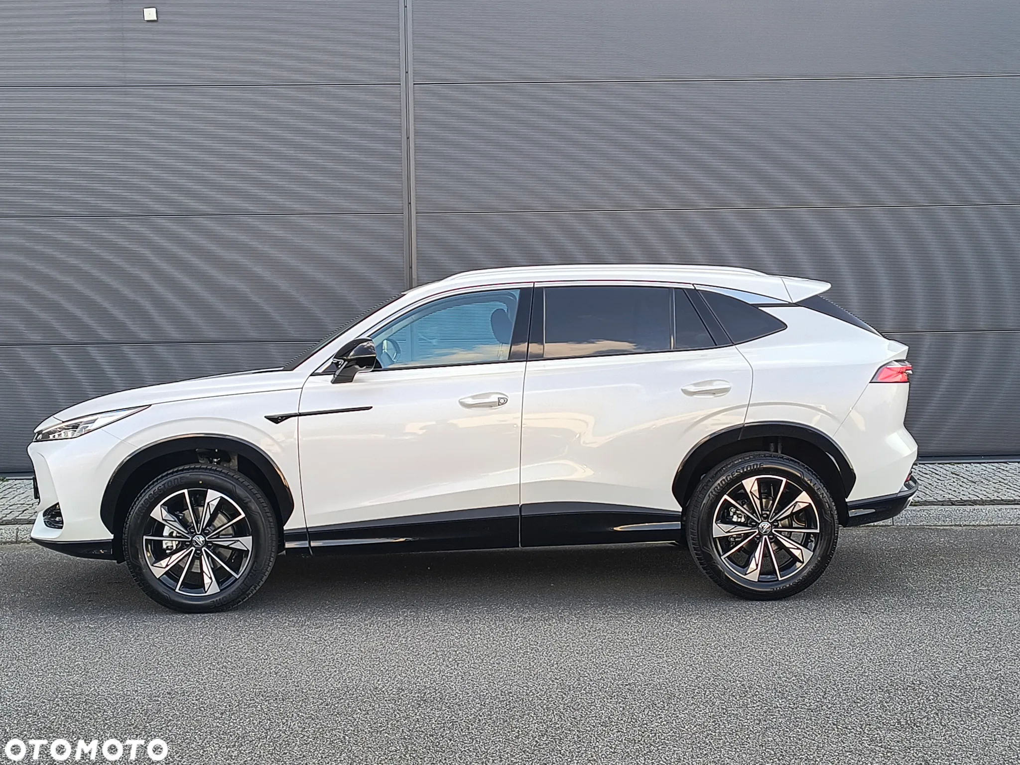 MG HS 1.5 T-GDI Excite DCT - 2