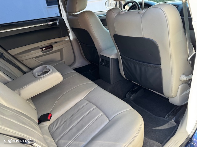 Chrysler 300 C Touring 3.0 CRD - 15