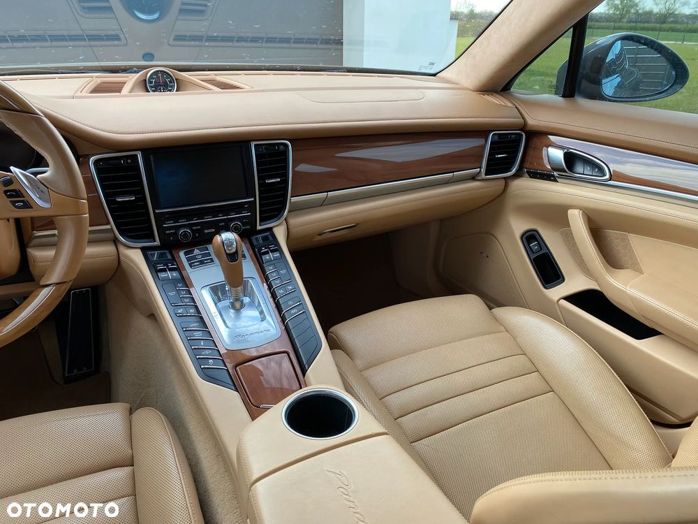 Porsche Panamera - 13
