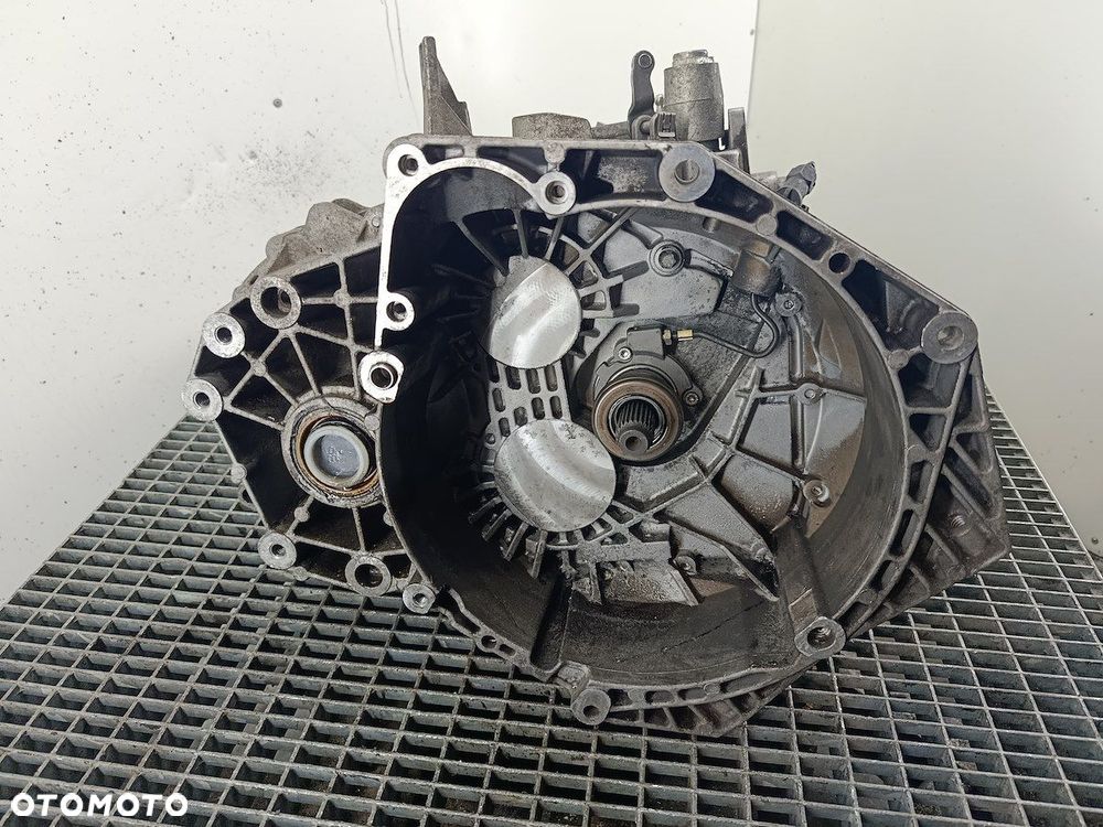 SKRZYNIA BIEGÓW MANUALNA 6 OPEL INSIGNIA A F40 2.0 CDTI - 1