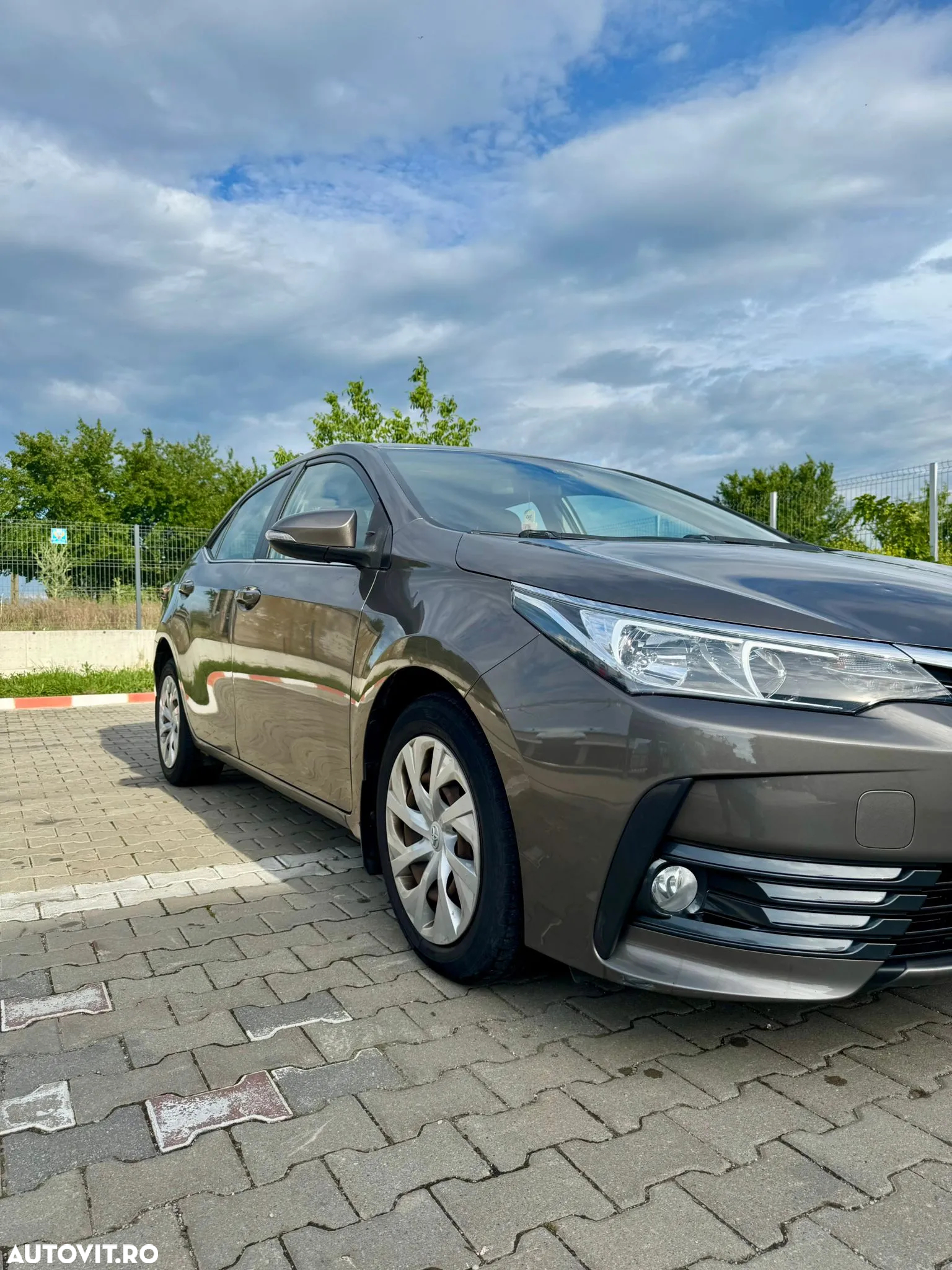 Toyota Corolla - 2