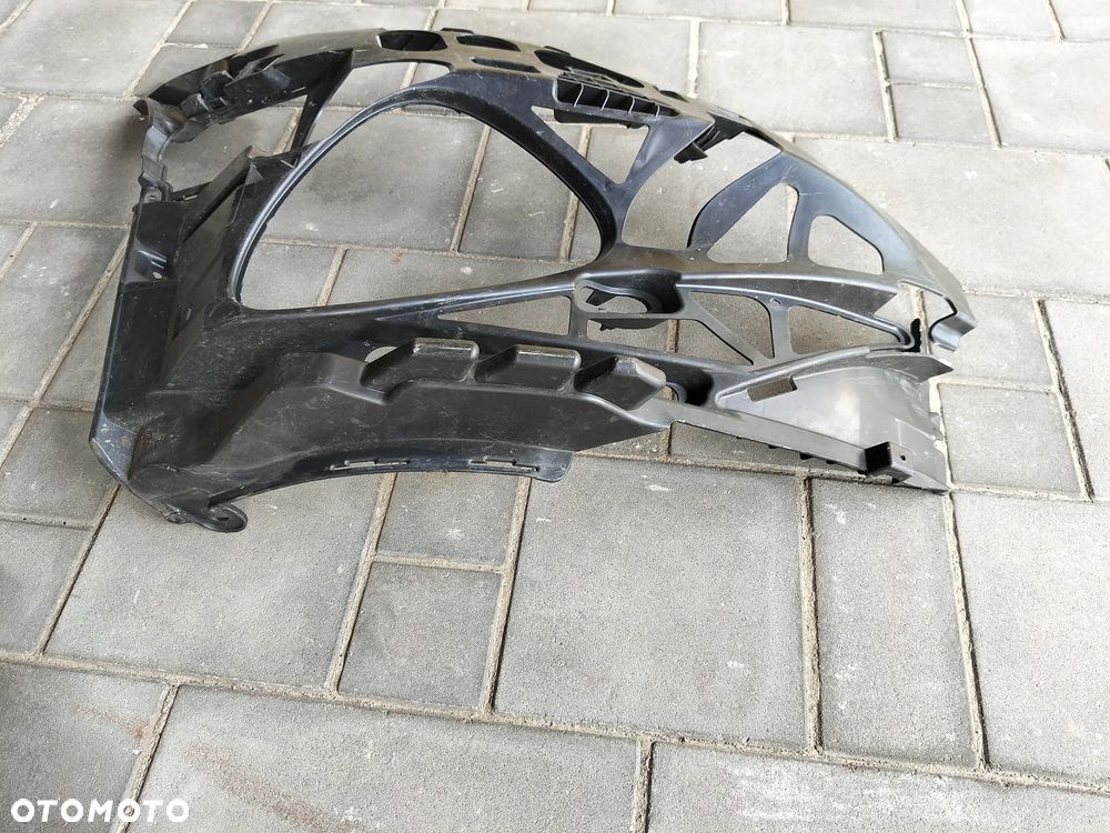 Ślizg zderzaka przód prawy Mercedes E klasa W 214 - 3
