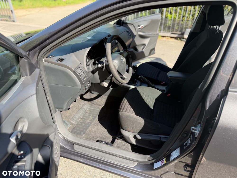 Toyota Corolla 1.6 Luna - 13