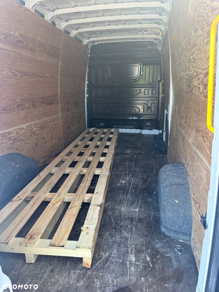 Volkswagen Crafter - 10