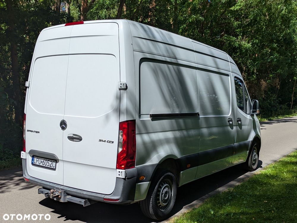 Mercedes-Benz Sprinter - 4