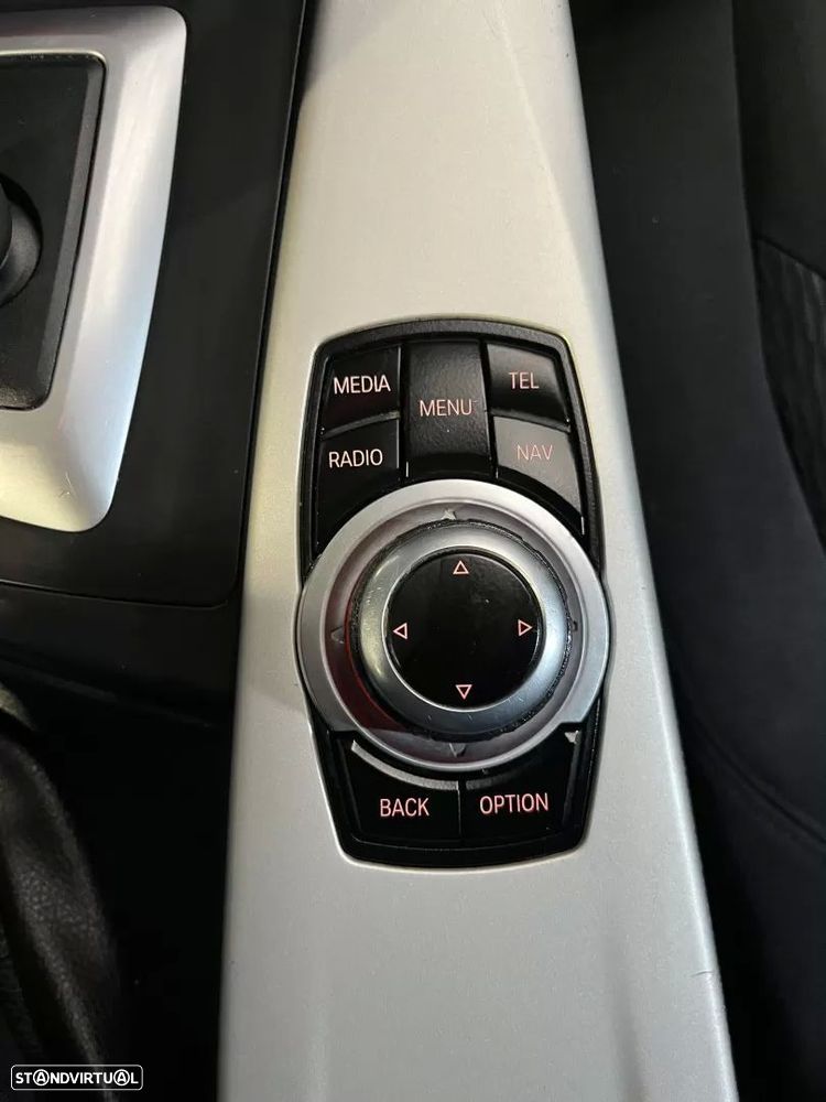 BMW 320 d Touring Auto Line Sport - 36