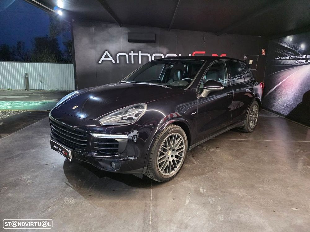 Porsche Cayenne Platinum Edition - 1