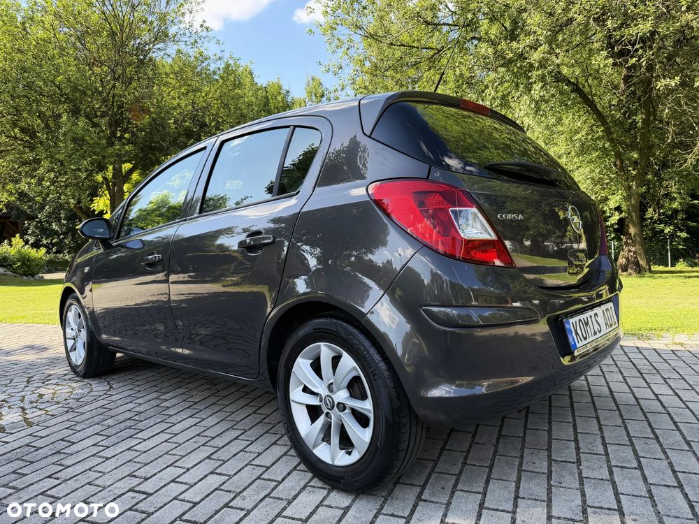 Opel Corsa 1.2 16V Cosmo - 8