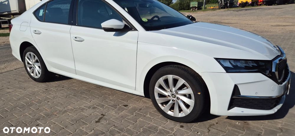 Skoda Octavia 2.0 TDI Edition 130 Essence DSG - 22