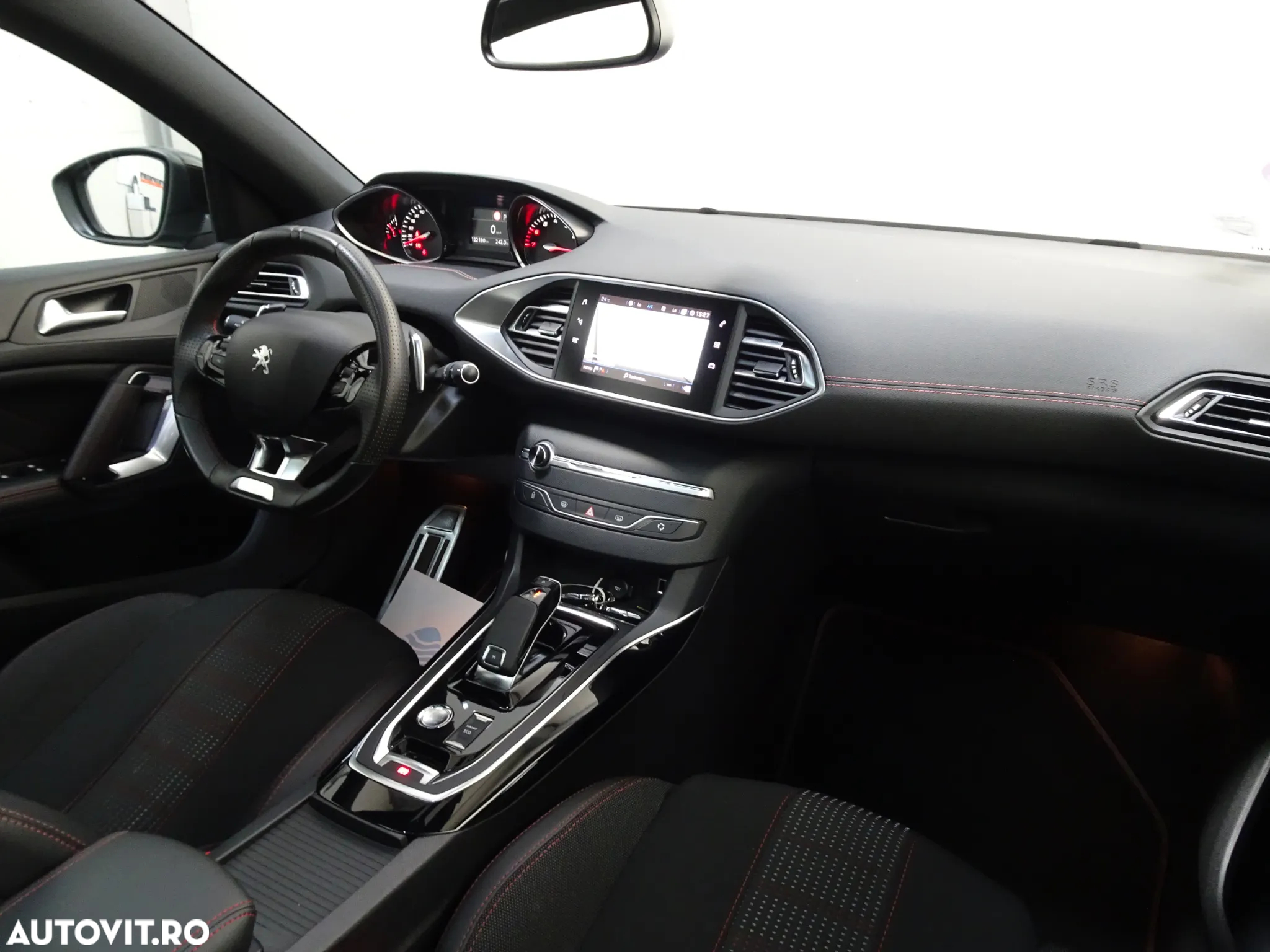 Peugeot 308 1.2L PureTech 130 S&S EAT8 GT - 16