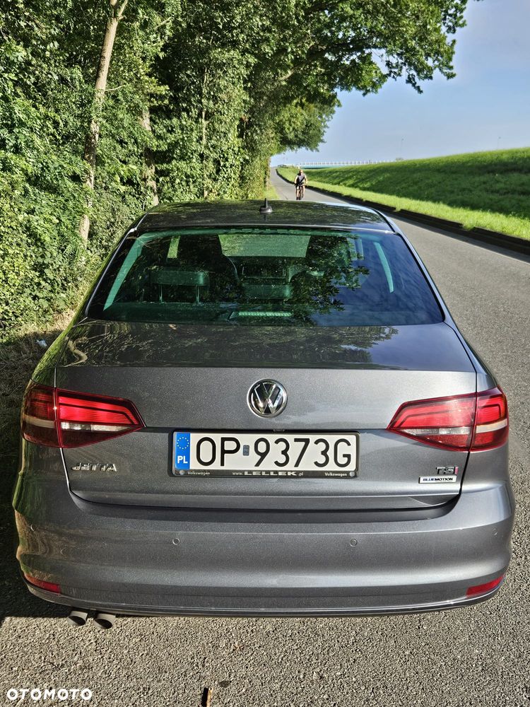 Volkswagen Jetta - 31