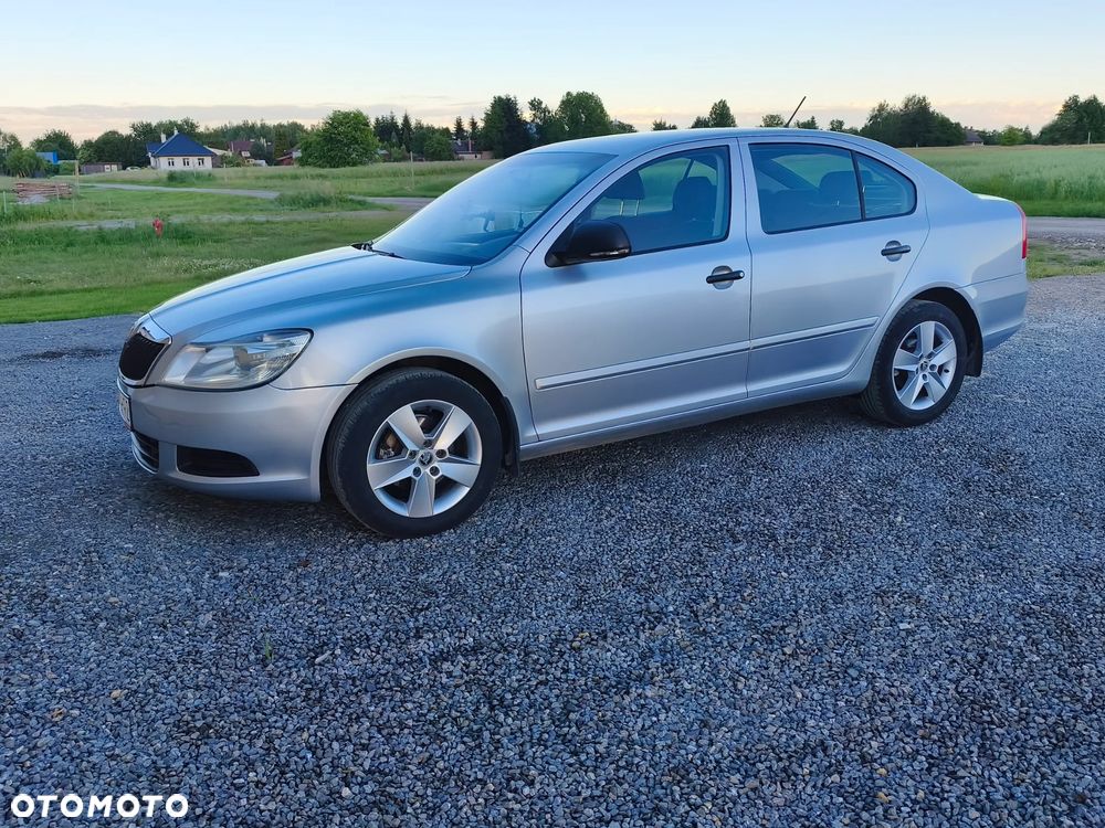 Skoda Octavia 1.6 Family Plus - 16