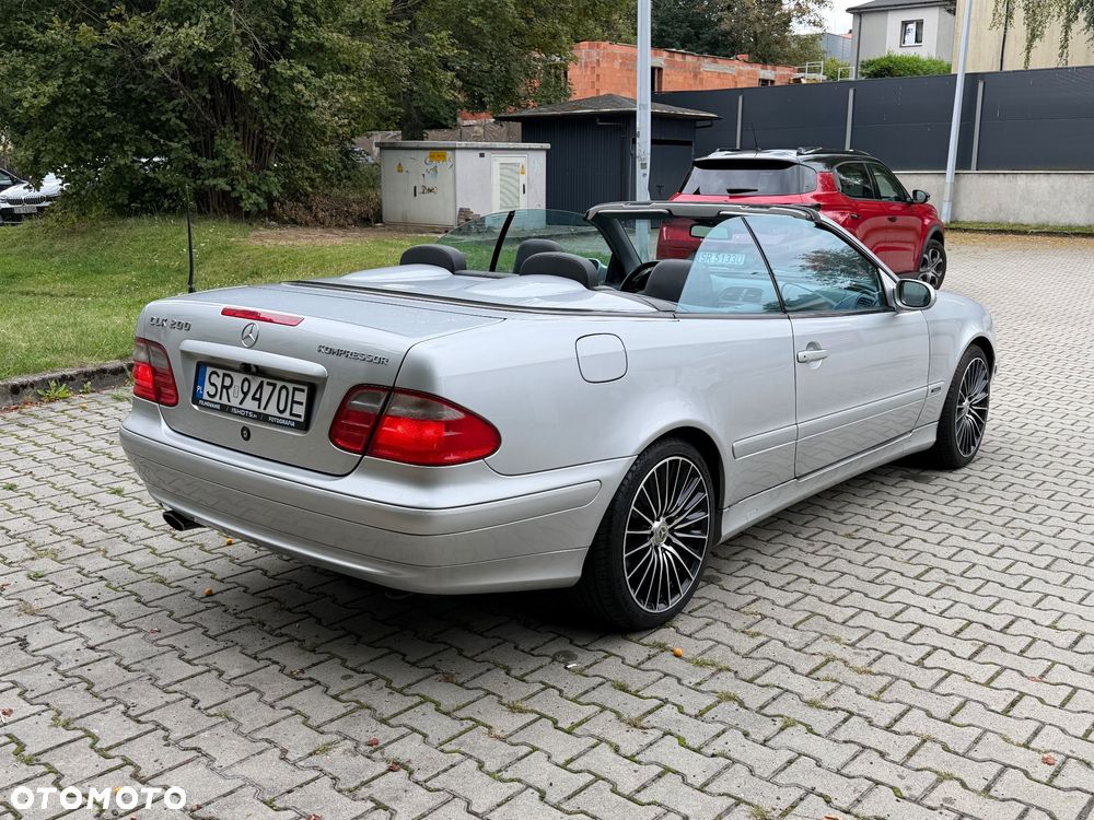 Mercedes-Benz CLK - 4