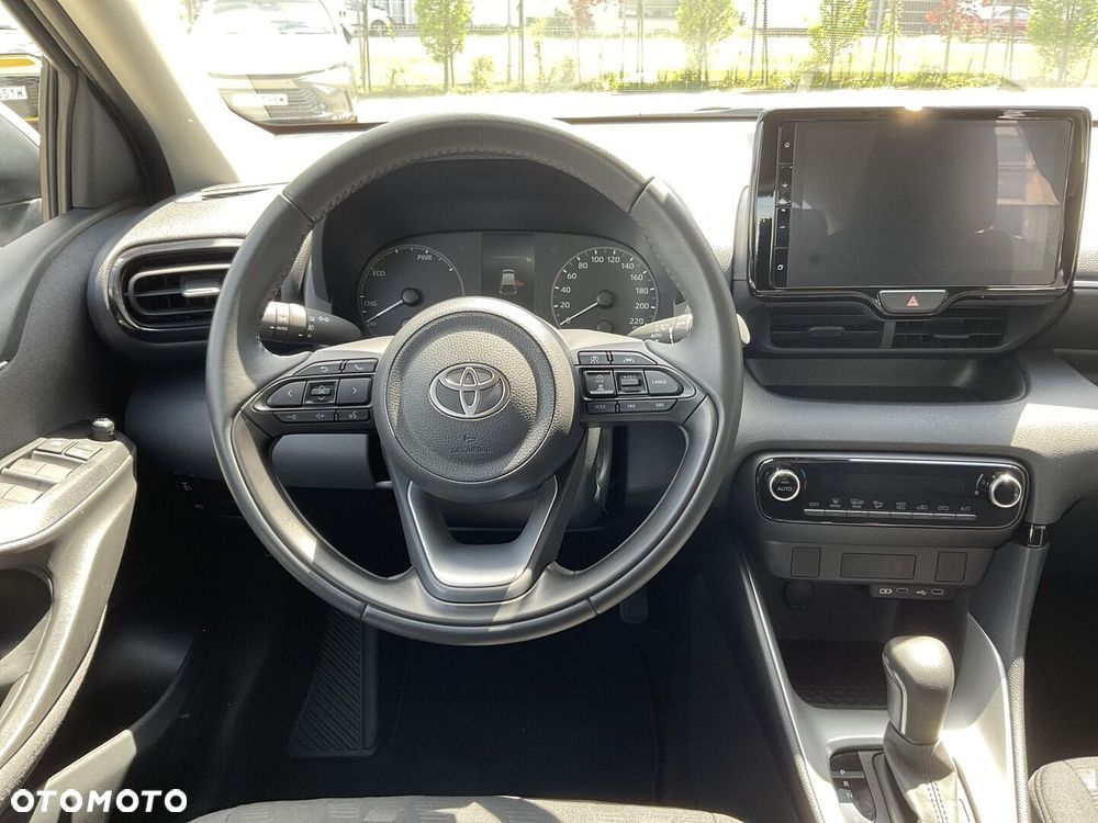 Toyota Yaris - 12