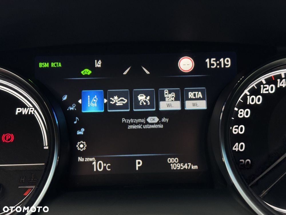 Toyota Camry 2.5 Hybrid Executive CVT - 26