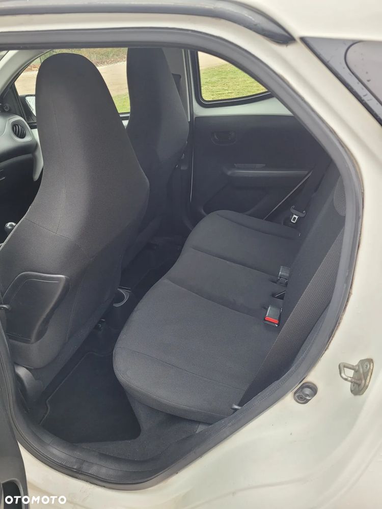 Toyota Aygo x-trend - 18