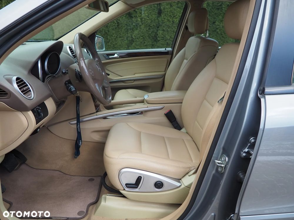 Mercedes-Benz ML - 10