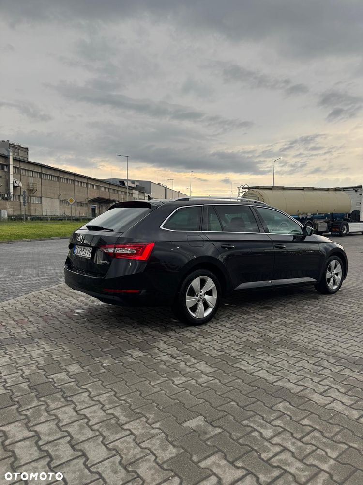 Skoda Superb 2.0 TDI Ambition - 5