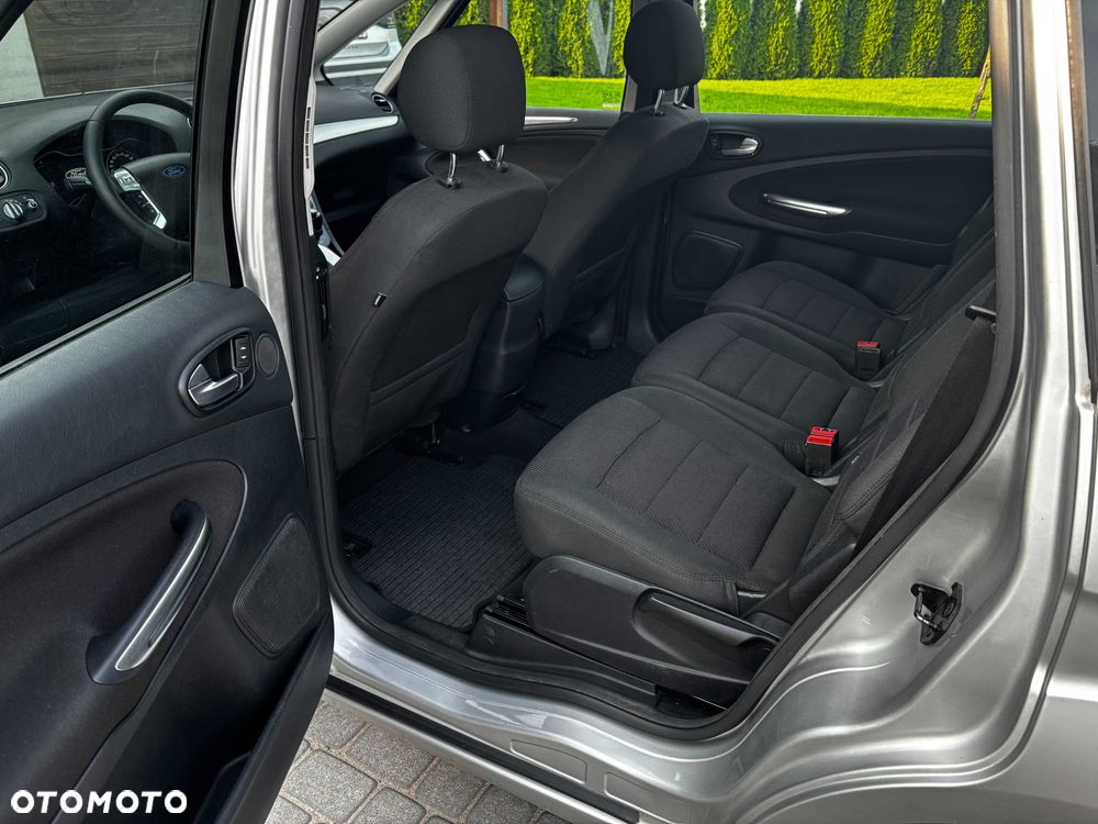 Ford S-Max - 8