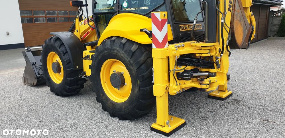 New Holland LB115B rok 2006 łyżka skarpowa hydr. + do kopania na dżojstikach - 24