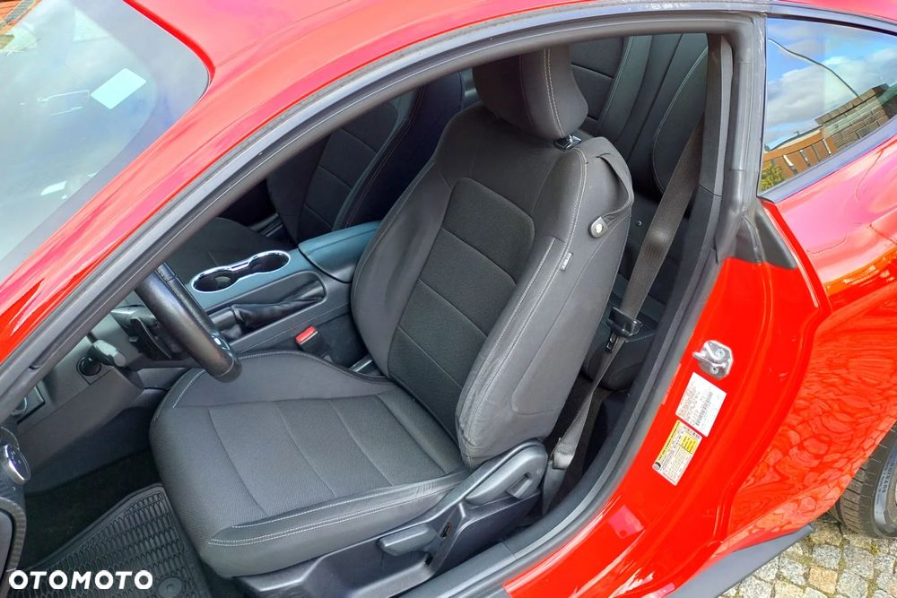 Ford Mustang 3.7 V6 - 13